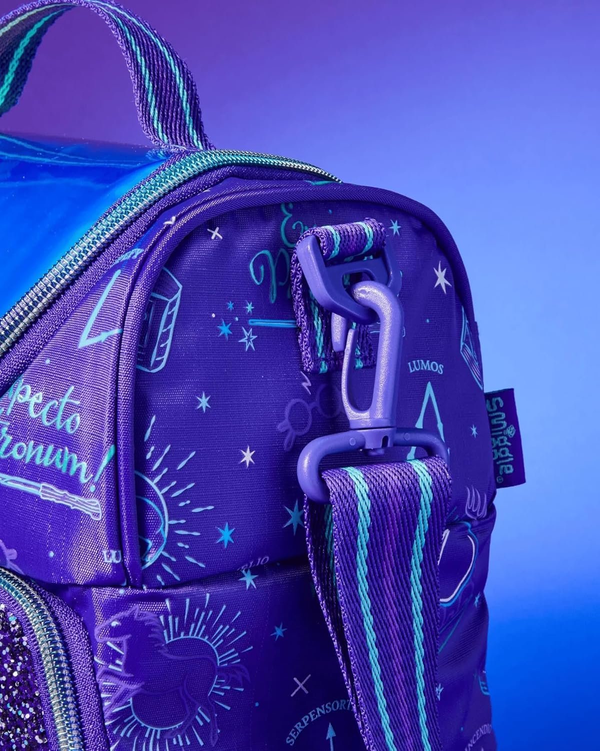 Close-up side view of Harry Potter themed kids lunch bag